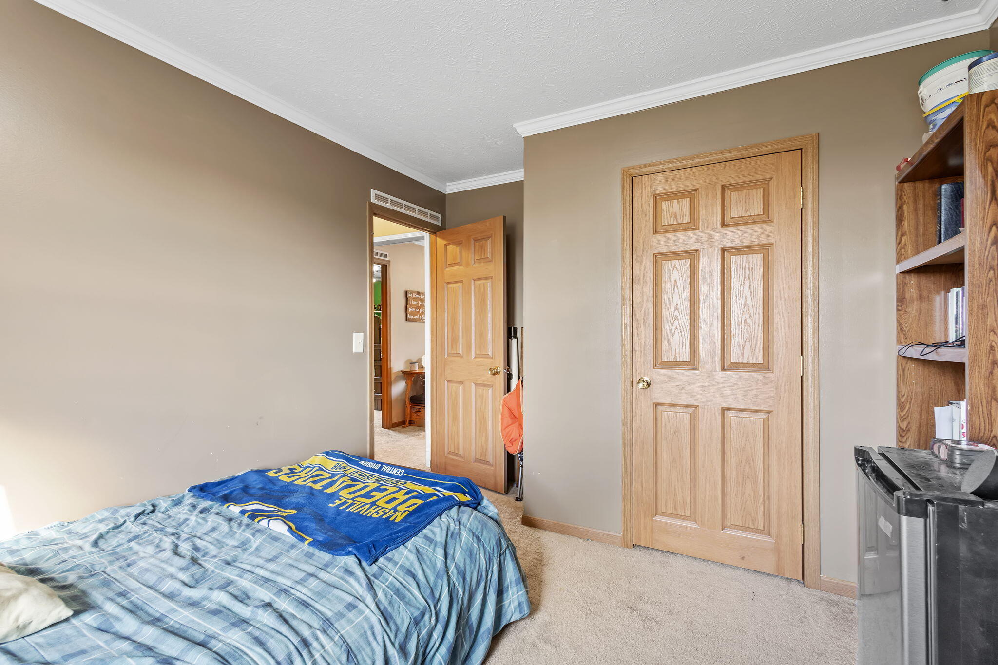 6303 Highway 231 Rensselaer, IN 47978 - Photo 25 of 41 a bedroom with a bed and a window