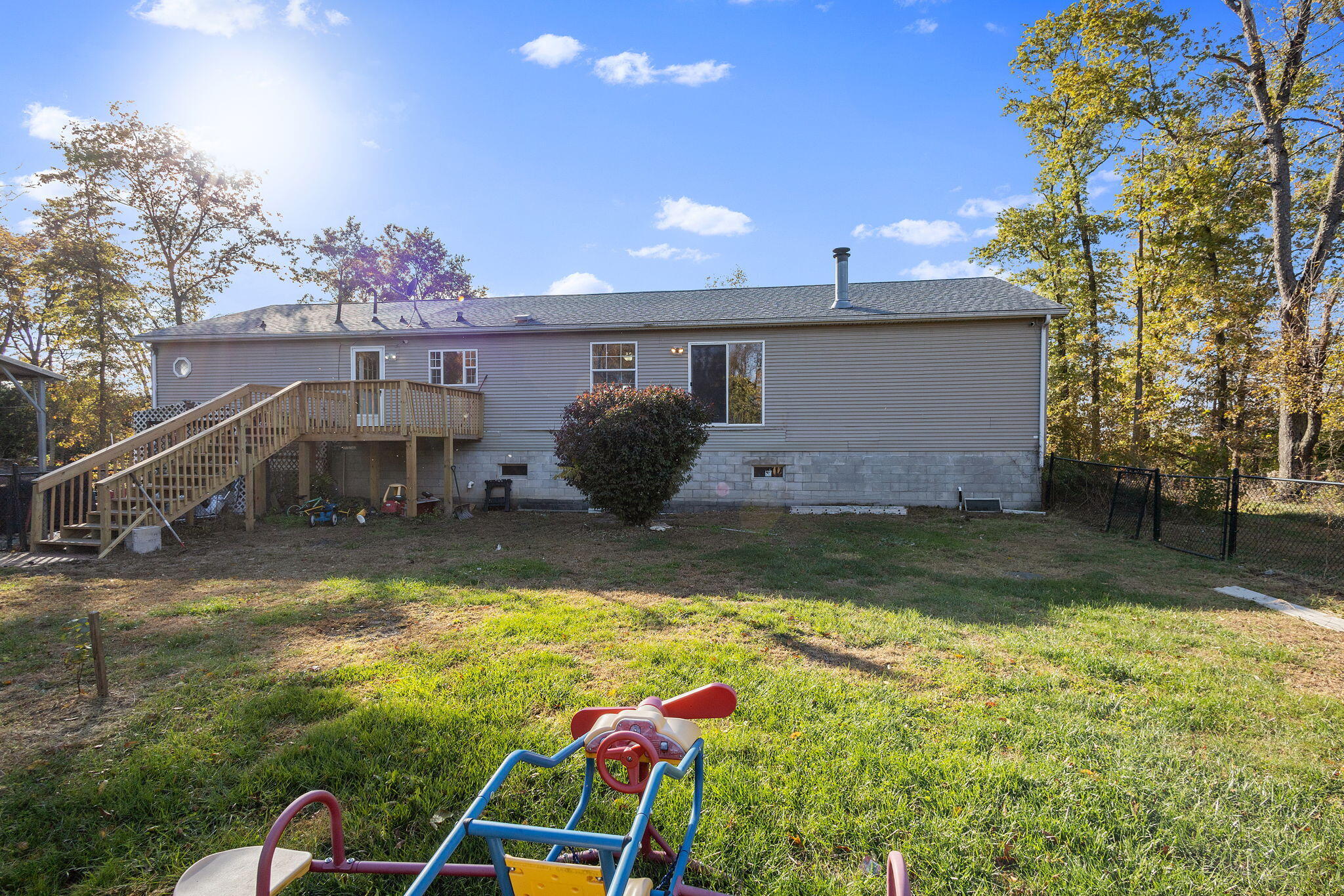 6303 Highway 231 Rensselaer, IN 47978 - Photo 40 of 41 a view of a house with swimming pool and a yard