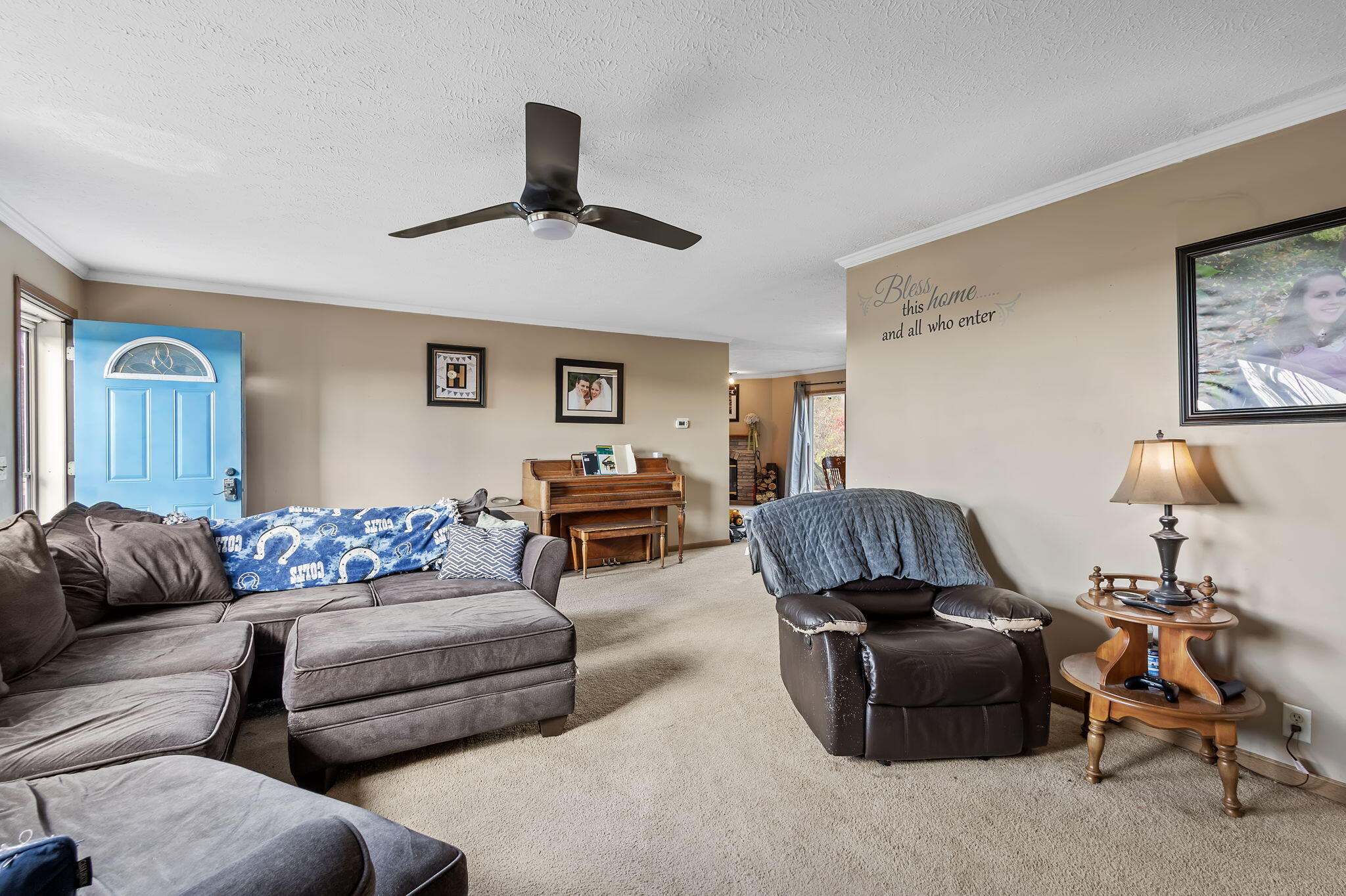6303 Highway 231 Rensselaer, IN 47978 - Photo 8 of 41 a living room with furniture and a window