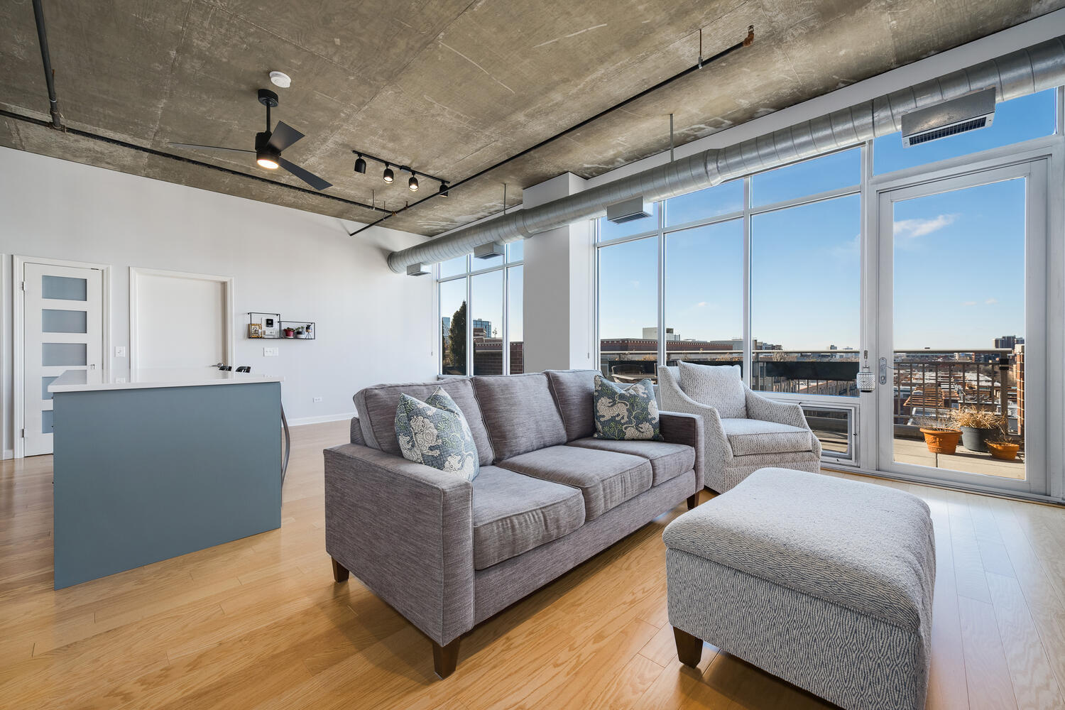 111 South Morgan Street, Unit 901 Chicago, IL 60607 - Photo 12 of 25 Gallery Image 12