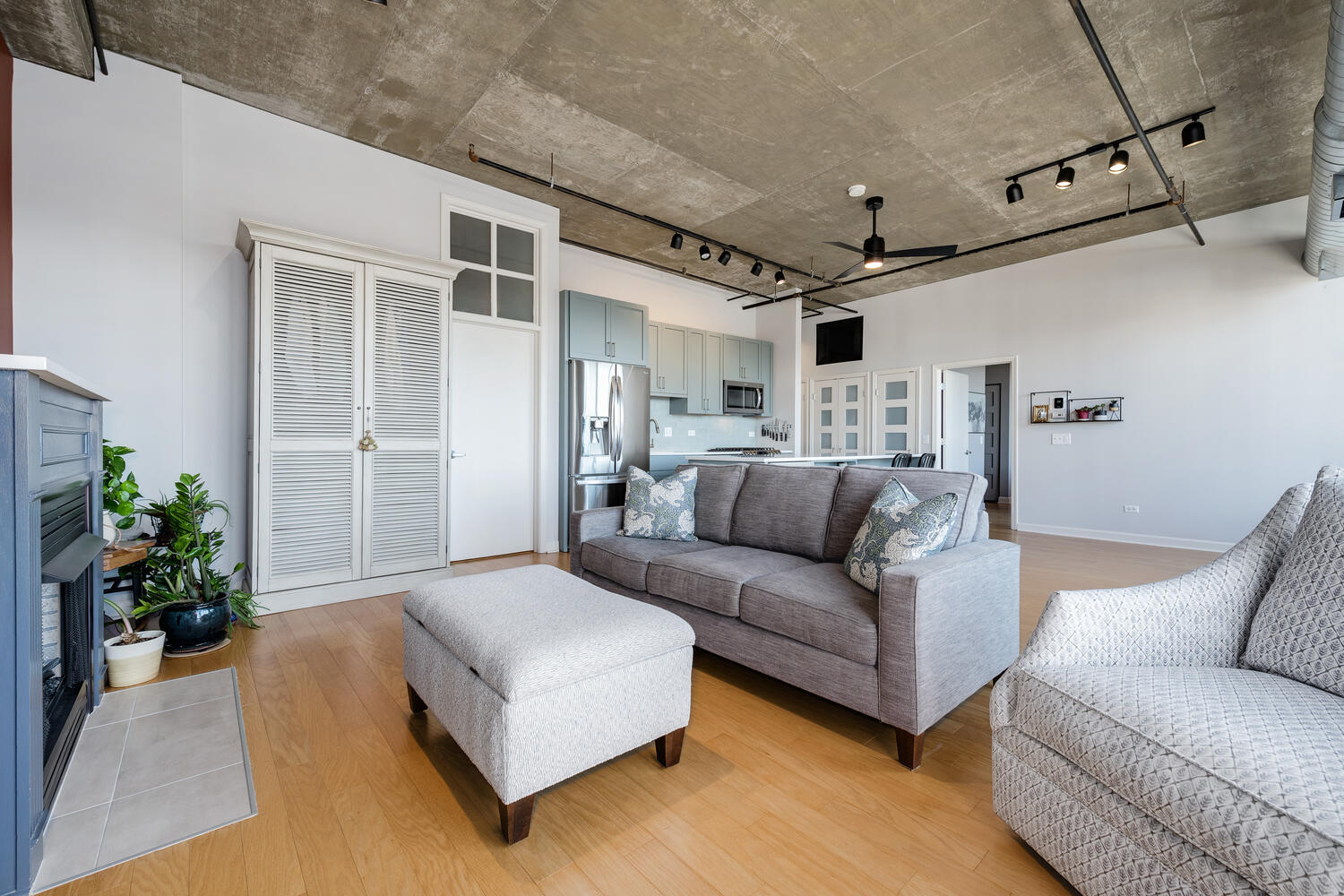 111 South Morgan Street, Unit 901 Chicago, IL 60607 - Photo 13 of 25 Gallery Image 13
