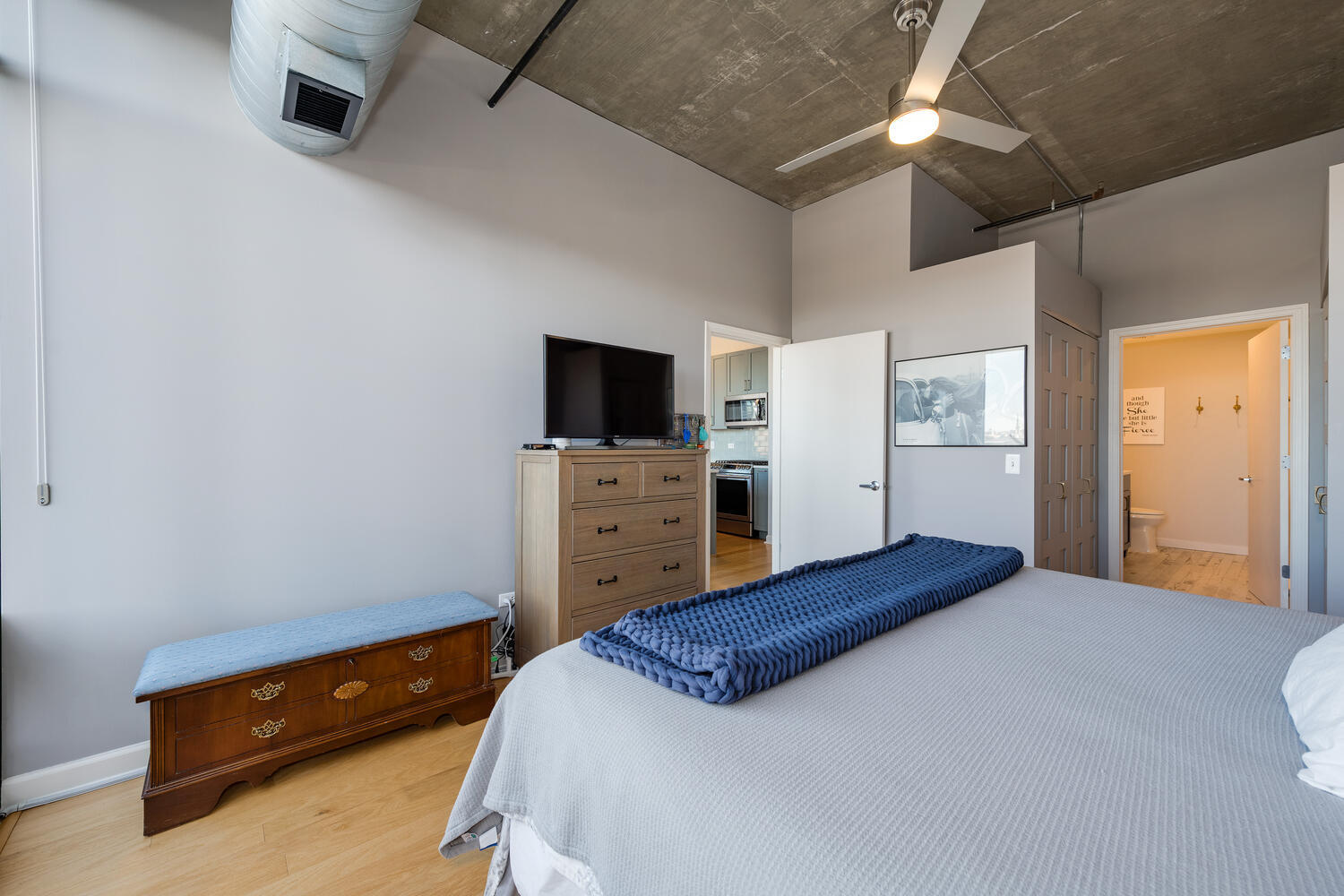 111 South Morgan Street, Unit 901 Chicago, IL 60607 - Photo 15 of 25 Gallery Image 15