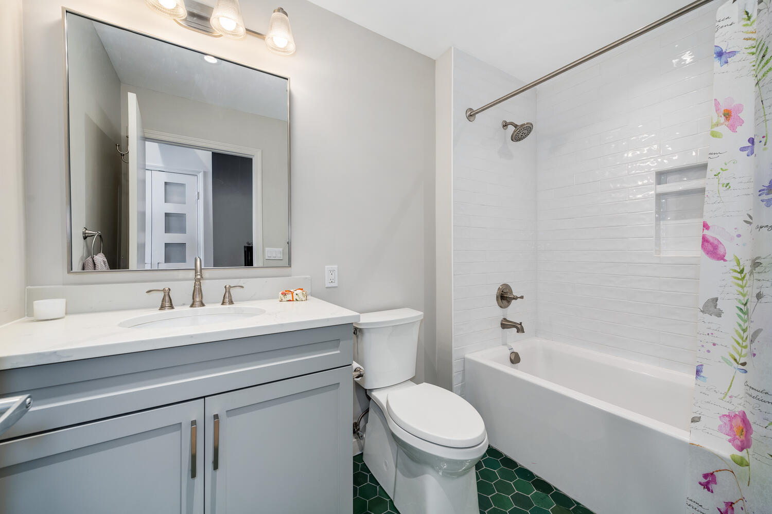 111 South Morgan Street, Unit 901 Chicago, IL 60607 - Photo 19 of 25 Gallery Image 19