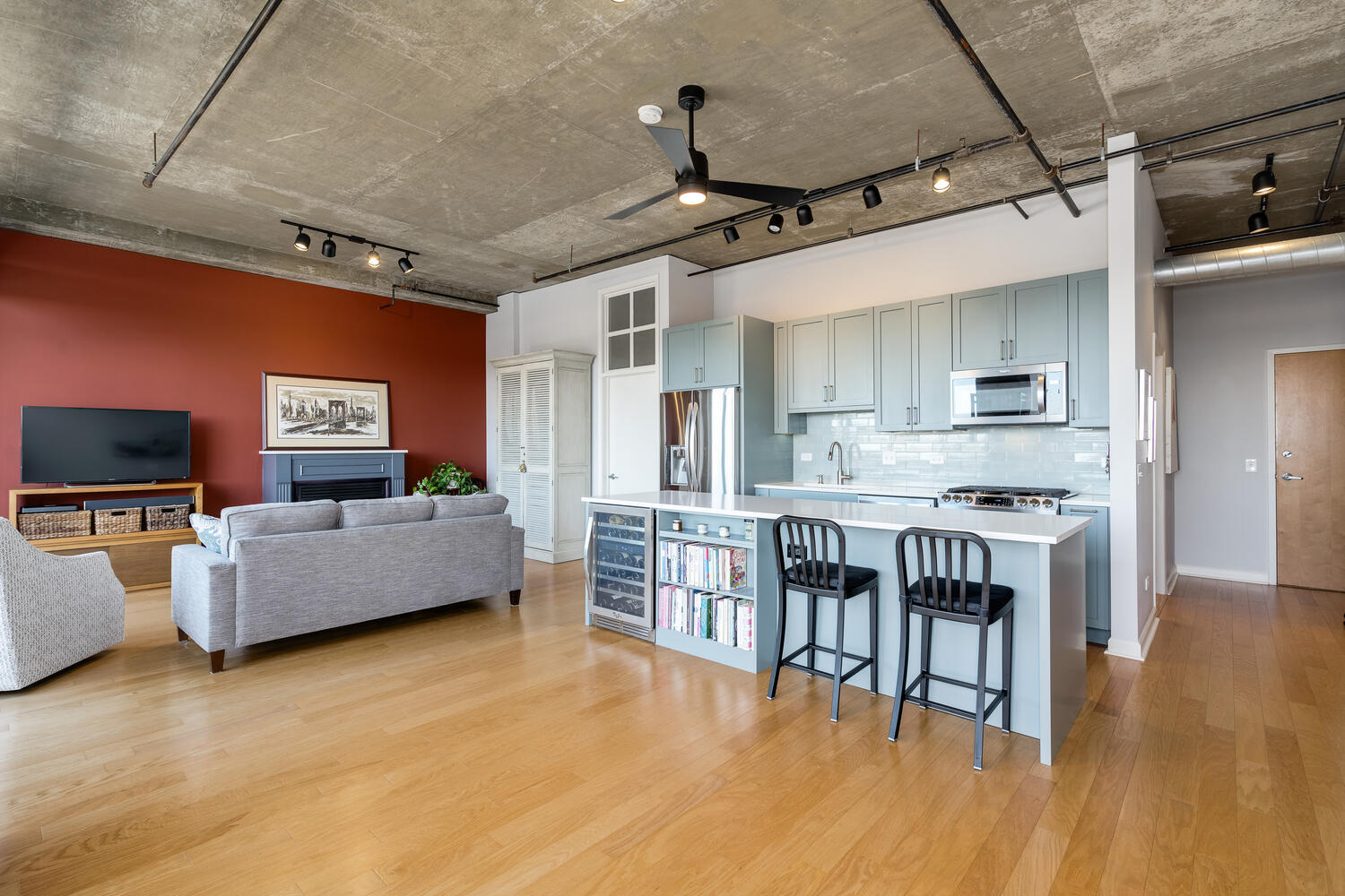 111 South Morgan Street, Unit 901 Chicago, IL 60607 - Photo 6 of 25 Gallery Image 6