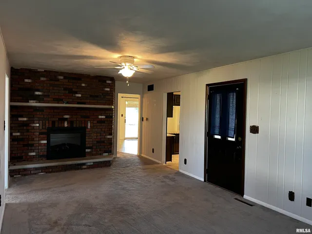 $225,000 | 210 West Fifth Street, St. Peter, IL 62880