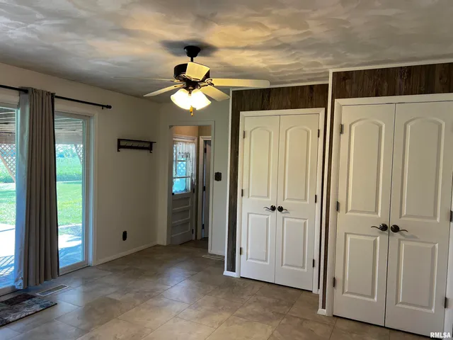 $225,000 | 210 West Fifth Street, St. Peter, IL 62880