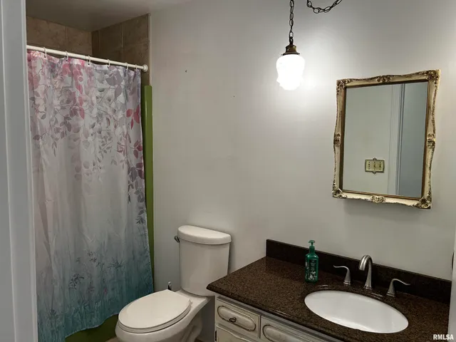 $225,000 | 210 West Fifth Street, St. Peter, IL 62880