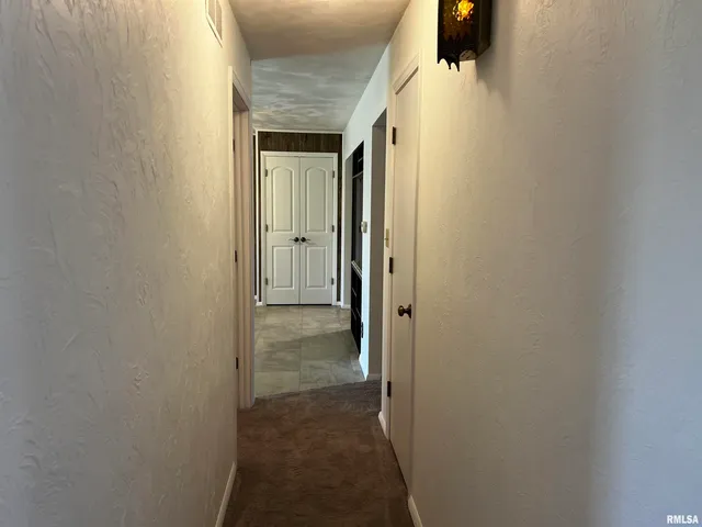 $225,000 | 210 West Fifth Street, St. Peter, IL 62880