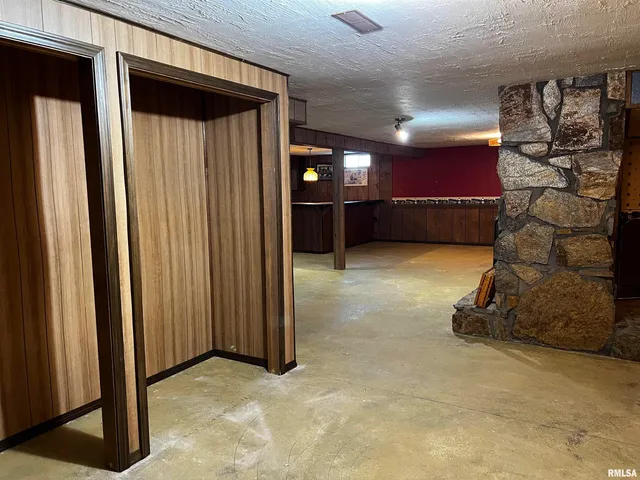 $225,000 | 210 West Fifth Street, St. Peter, IL 62880