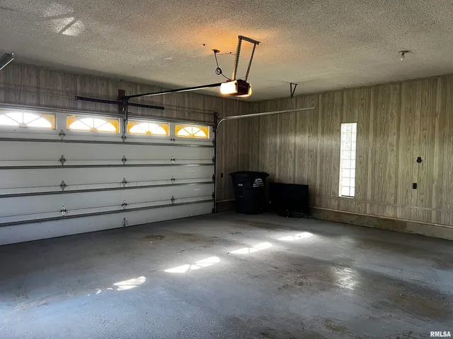 $225,000 | 210 West Fifth Street, St. Peter, IL 62880