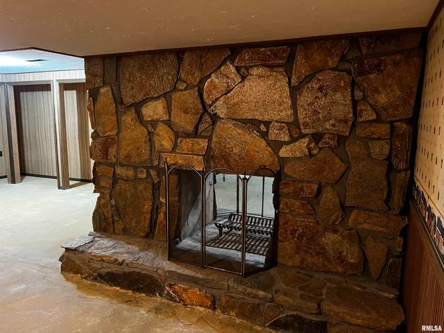 $225,000 | 210 West Fifth Street, St. Peter, IL 62880