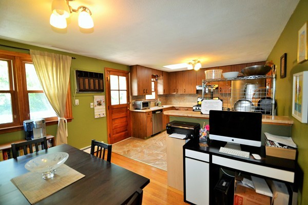 36 Westgate Road Framingham, MA 01701 - Photo 4 of 17 Gallery Image 4