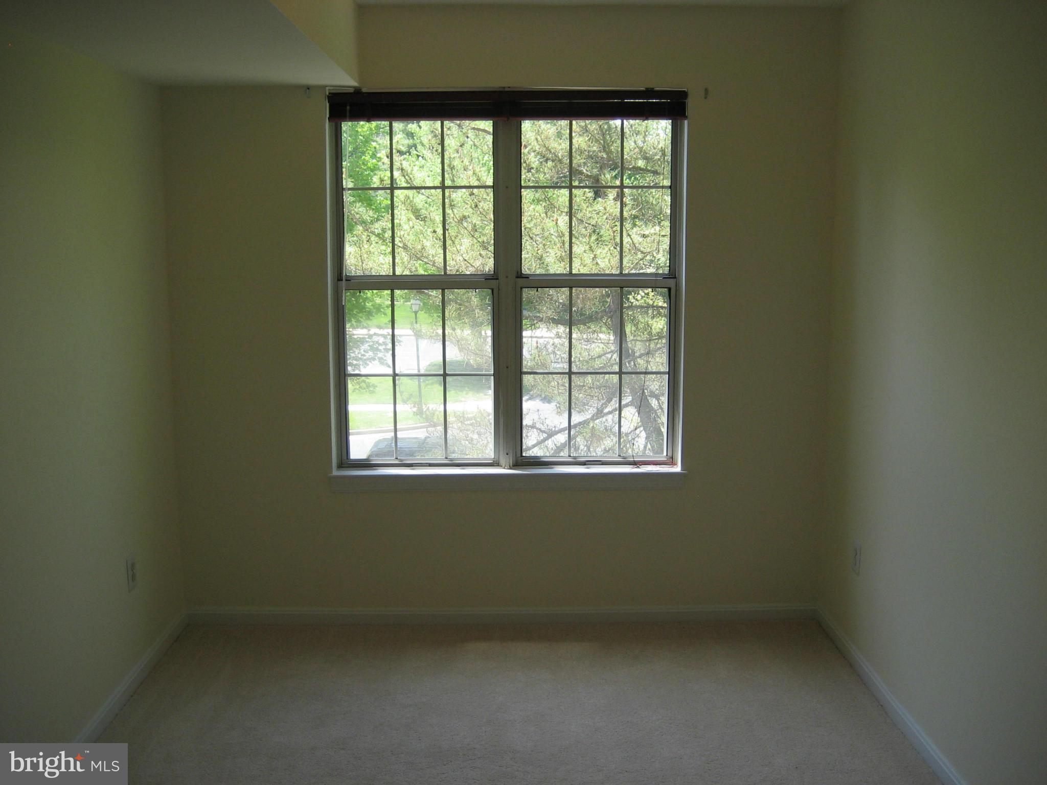 8 Normandy Square Court, Unit 2DF Silver Spring, MD 20906 - Photo 16 of 30 Dining Room