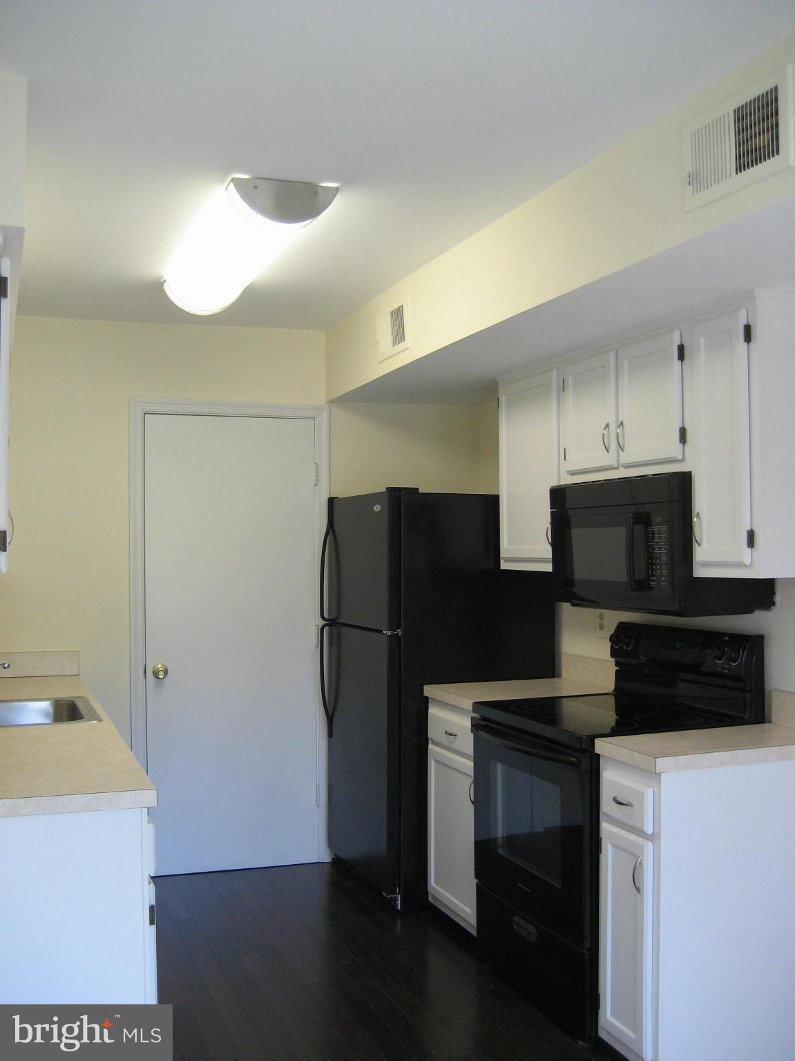 8 Normandy Square Court, Unit 2DF Silver Spring, MD 20906 - Photo 19 of 30 Kitchen