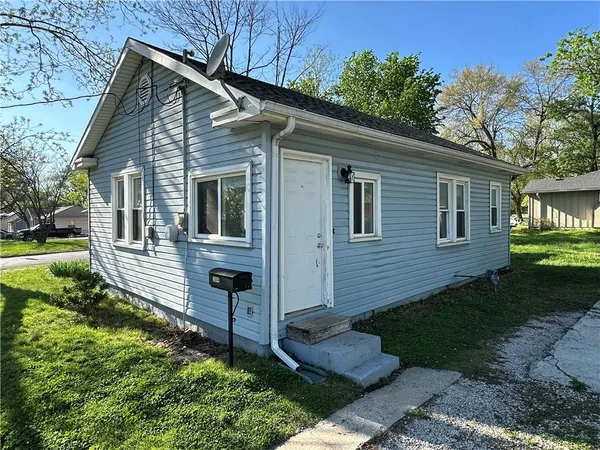 $165,000 | 304 West South Street, Harrisonville, MO 64701
