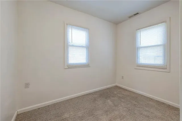 $183,000 | 304 West South Street, Harrisonville, MO 64701