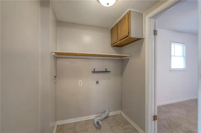 $183,000 | 304 West South Street, Harrisonville, MO 64701