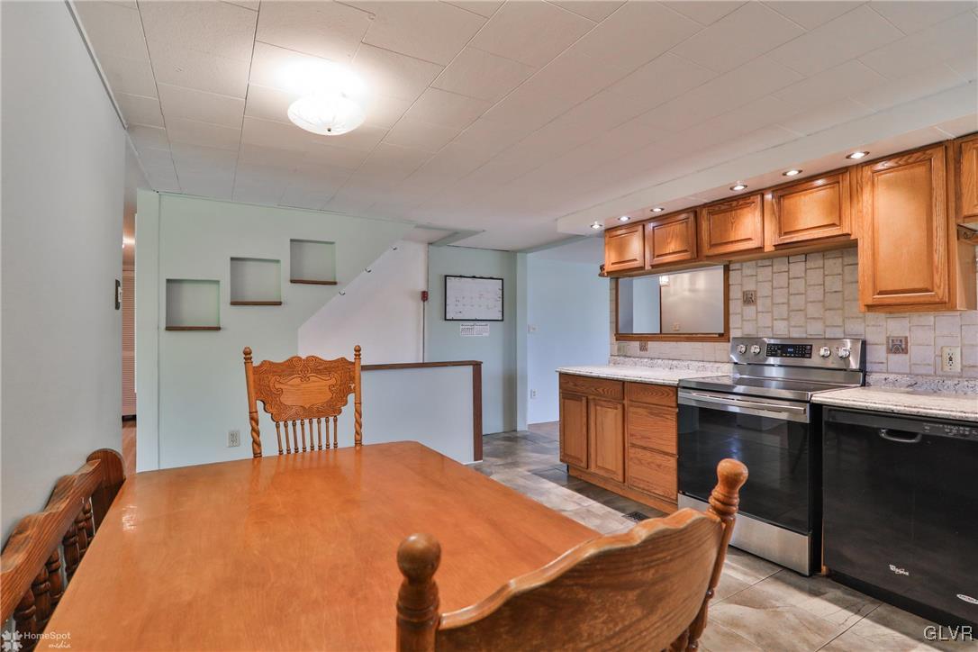 3117 Woodlea Road Orefield, PA 18069 - Photo 4 of 30 Gallery Image 4