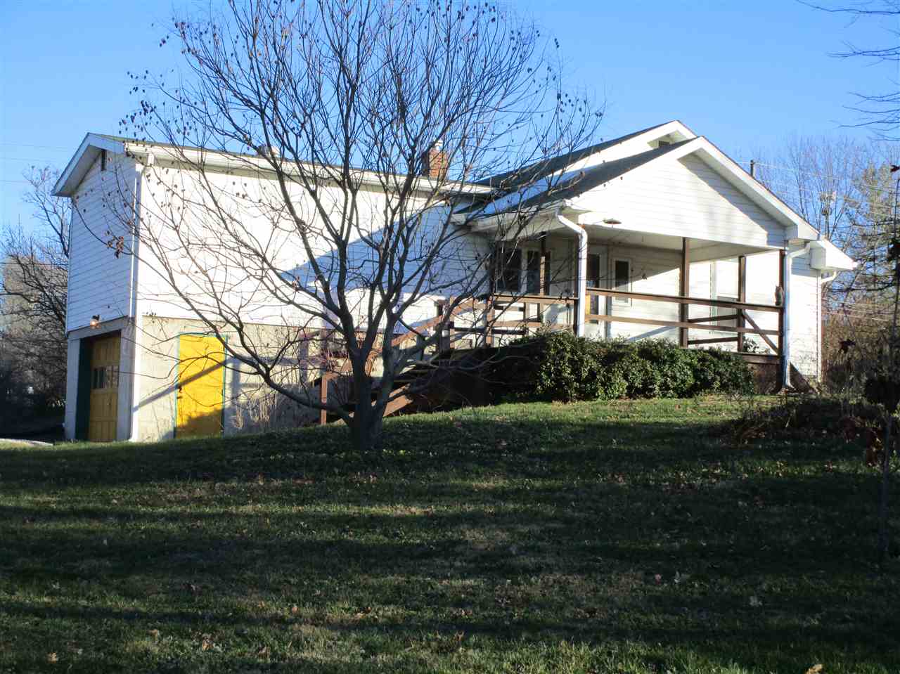 3075 North Prow Road Bloomington, IN 47404 - Photo 3 of 36