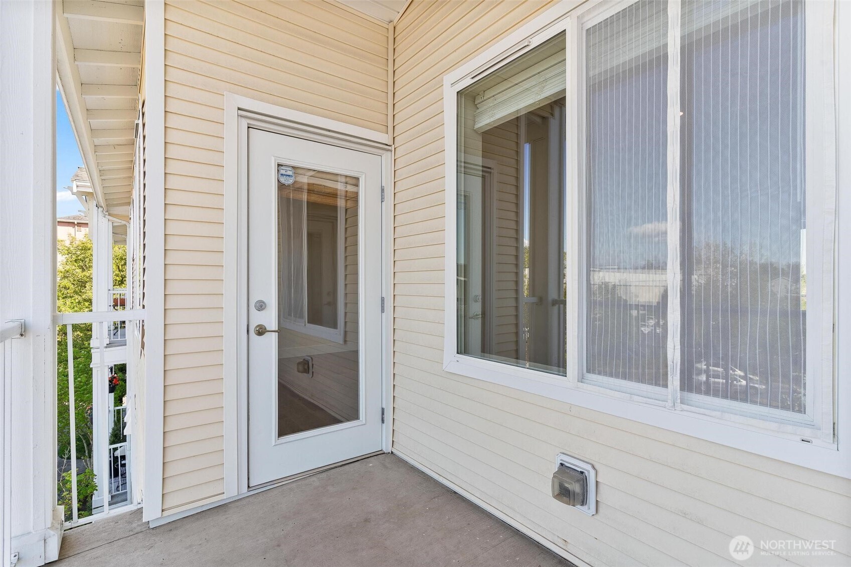 14915 38th Drive Southeast, Unit F3011 Bothell, WA 98012 - Photo 23 of 40 a view of a door and a window