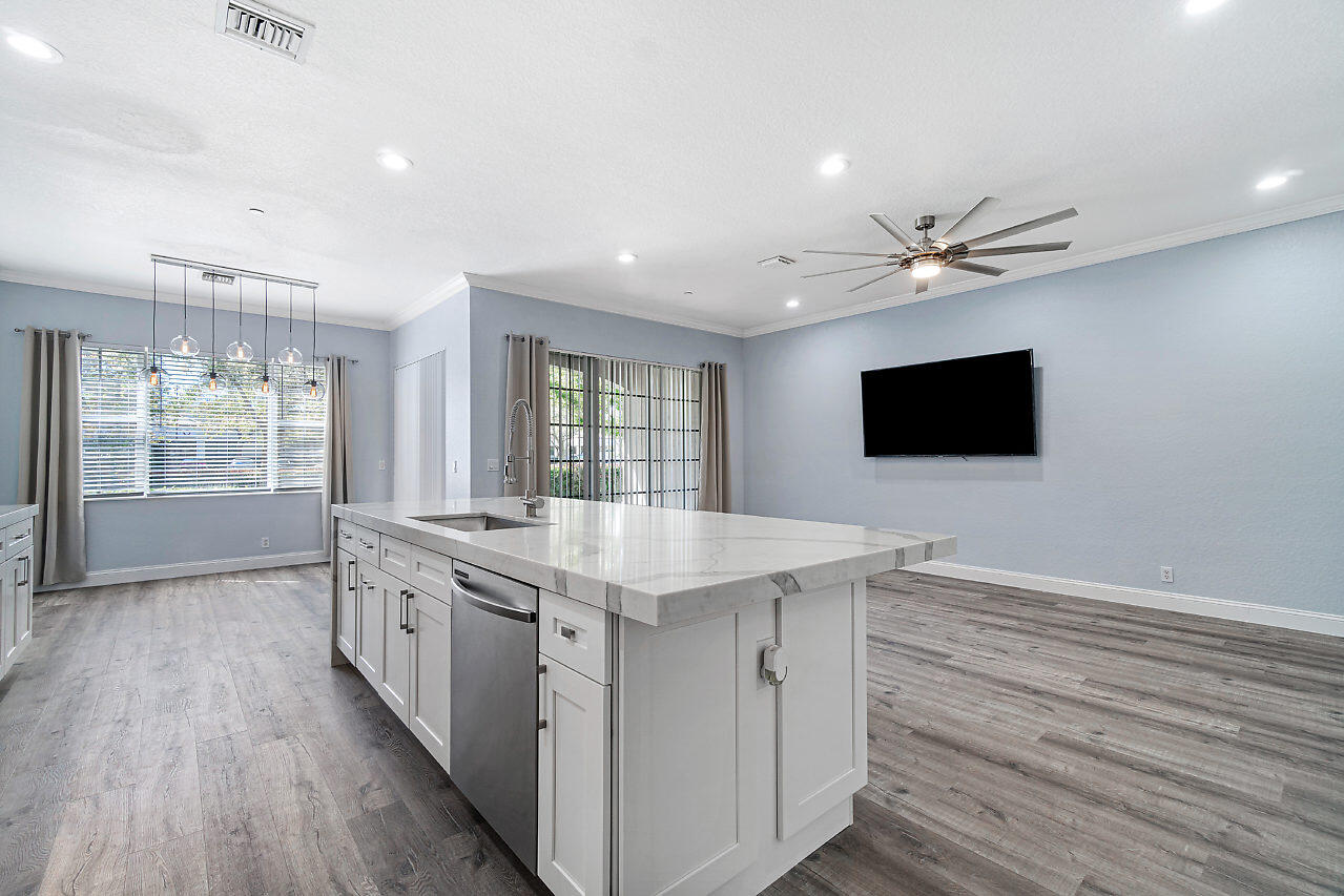 65 Lancaster Road Boynton Beach, FL 33426 - Photo 13 of 37 015-65LancasterRd-BoyntonBeach-FL-small