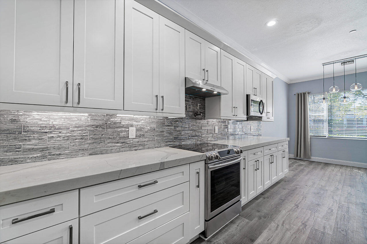 65 Lancaster Road Boynton Beach, FL 33426 - Photo 14 of 37 016-65LancasterRd-BoyntonBeach-FL-small