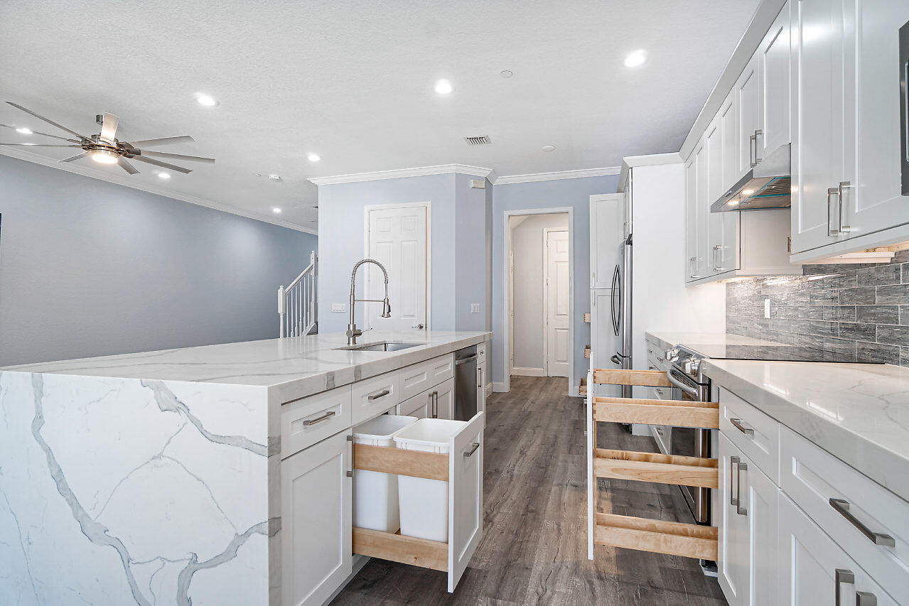 65 Lancaster Road Boynton Beach, FL 33426 - Photo 16 of 37 018-65LancasterRd-BoyntonBeach-FL-small