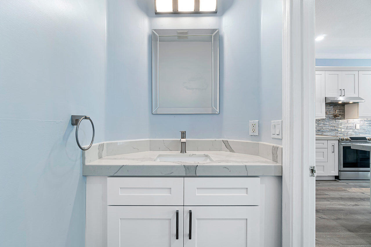 65 Lancaster Road Boynton Beach, FL 33426 - Photo 18 of 37 005-65LancasterRd-BoyntonBeach-FL-small