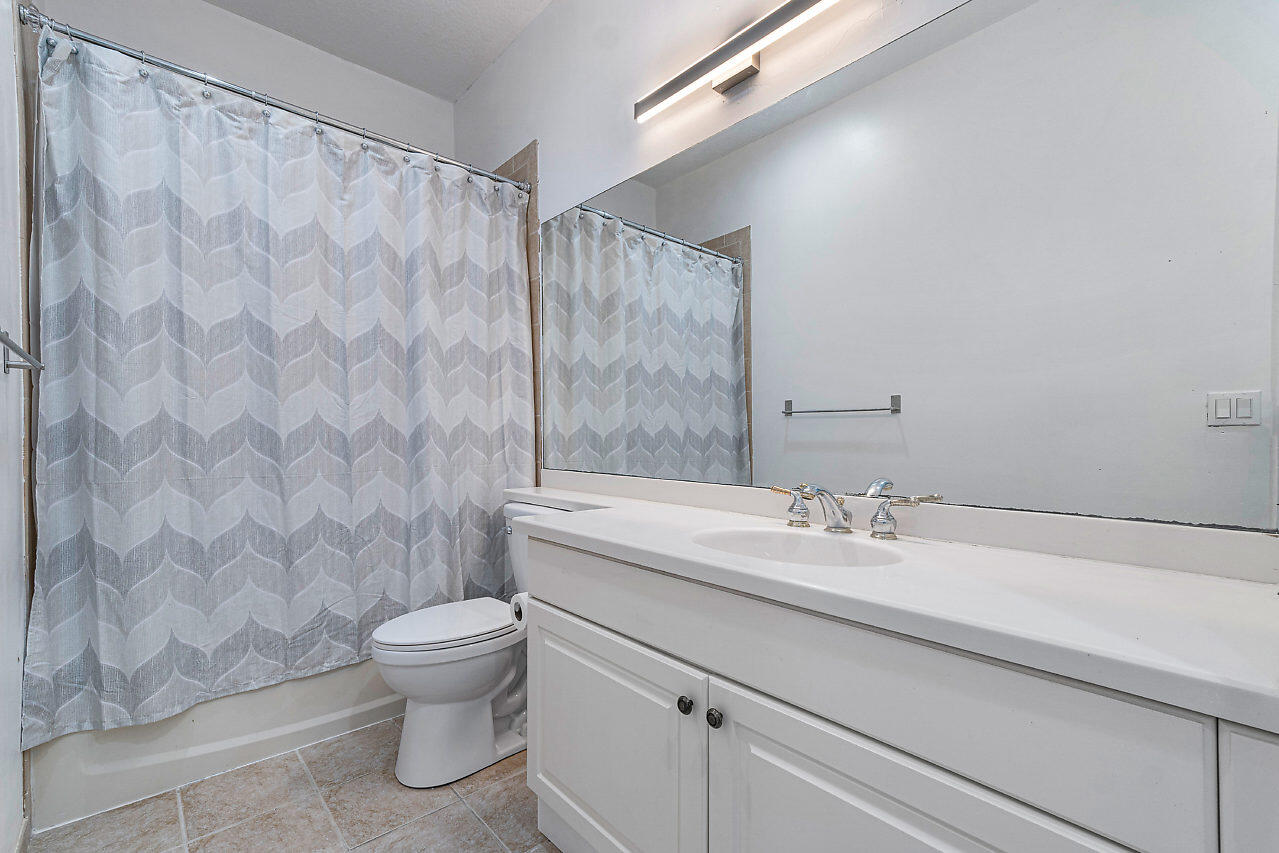 65 Lancaster Road Boynton Beach, FL 33426 - Photo 22 of 37 022-65LancasterRd-BoyntonBeach-FL-small