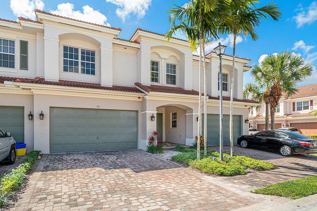 65 Lancaster Road Boynton Beach, FL 33426 - Photo 3 of 37 002-65LancasterRd-BoyntonBeach-FL-small