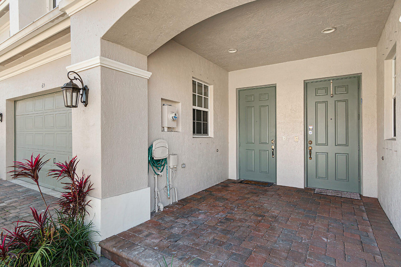 65 Lancaster Road Boynton Beach, FL 33426 - Photo 5 of 37 004-65LancasterRd-BoyntonBeach-FL-small