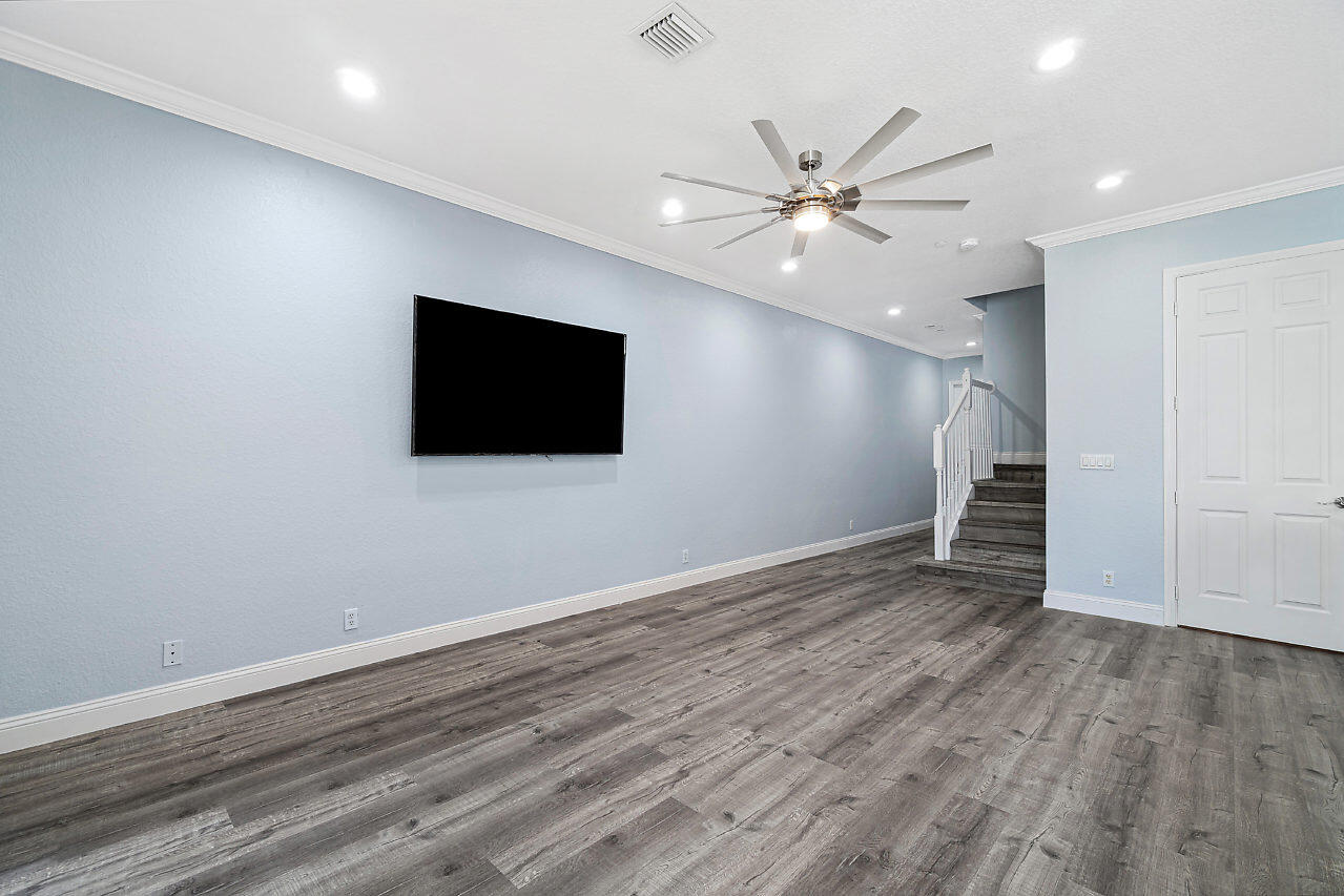 65 Lancaster Road Boynton Beach, FL 33426 - Photo 9 of 37 010-65LancasterRd-BoyntonBeach-FL-small