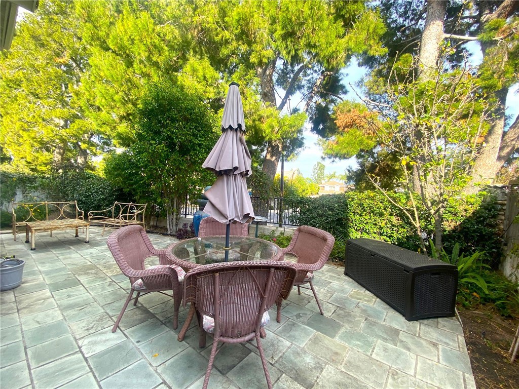 14 Rainbow Irvine, CA 92614 - Photo 12 of 20 Large enough for multiple seating areas