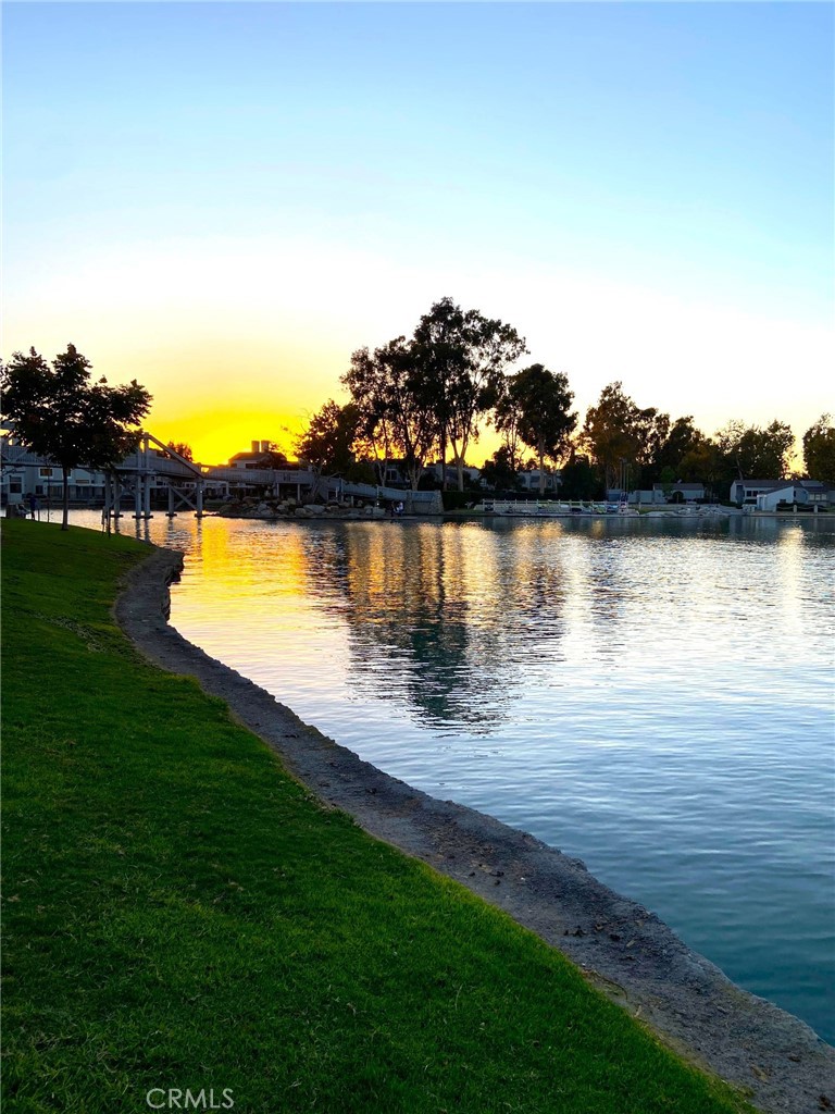 14 Rainbow Irvine, CA 92614 - Photo 16 of 20 Very short walk to the South Lake