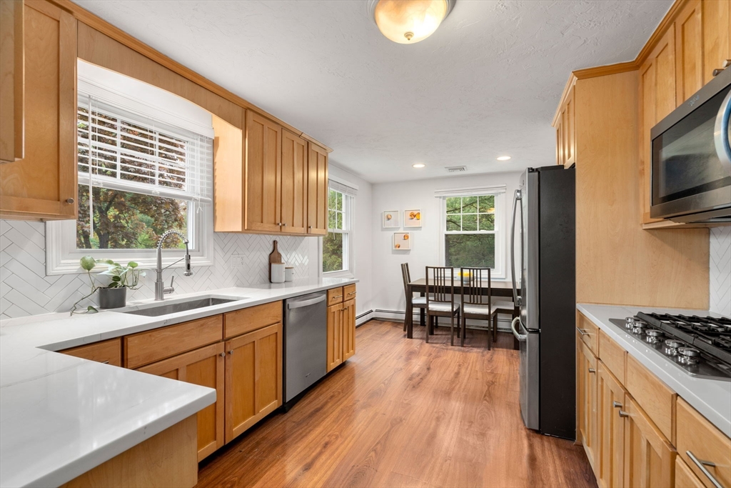 6 Mary Chilton Road Needham, MA 02492 - Photo 4 of 23