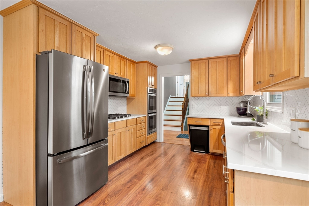 6 Mary Chilton Road Needham, MA 02492 - Photo 5 of 23