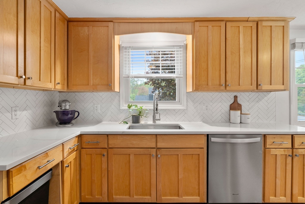 6 Mary Chilton Road Needham, MA 02492 - Photo 6 of 23