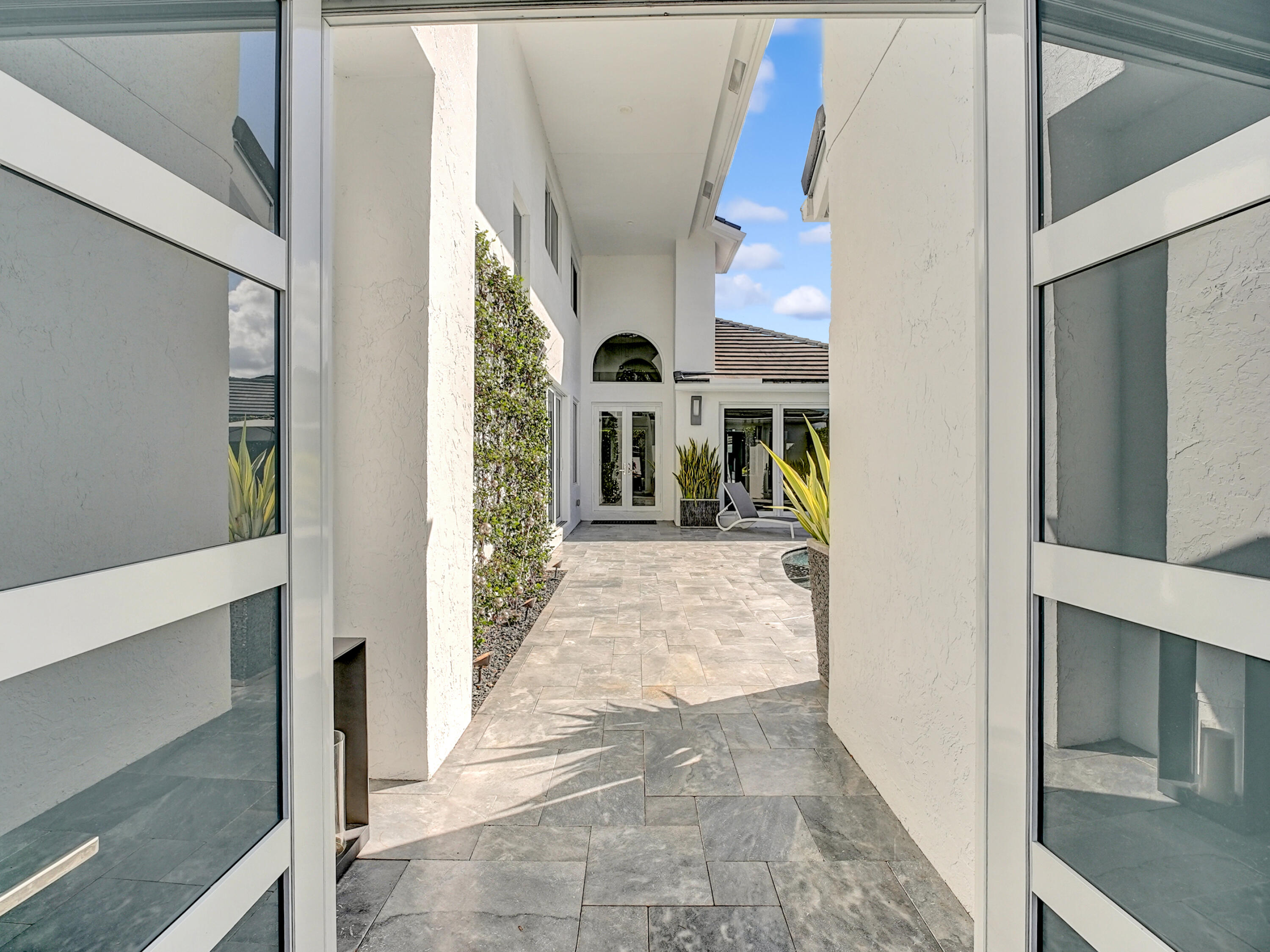 5782 Regency Circle West Boca Raton, FL 33496 - Photo 5 of 72 DSC05445