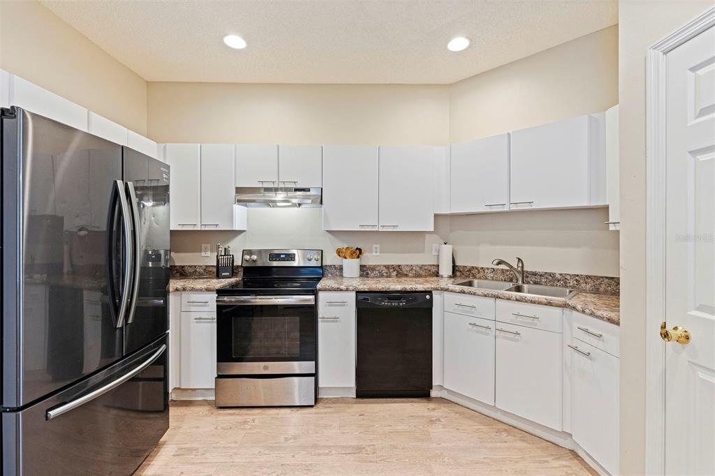 1050 Starkey Road, Unit 602 Largo, FL 33771 - Photo 9 of 50