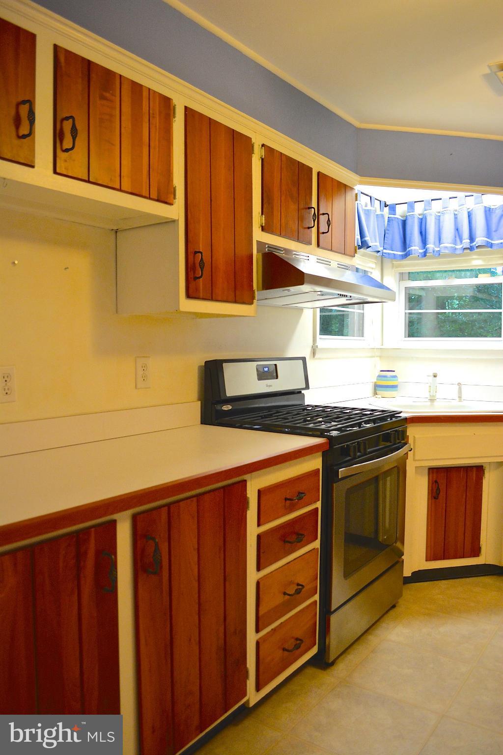 220 Purlington Road Lutherville-Timonium, MD 21093 - Photo 10 of 29 Kitchen