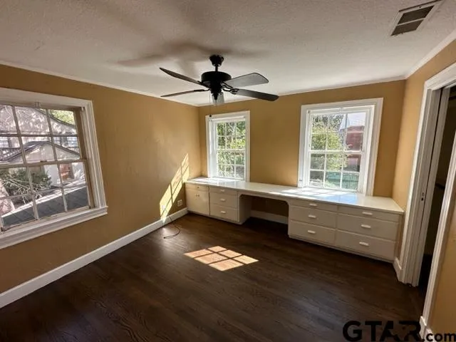 $1,850 | 2002 South Robertson Avenue, Tyler, TX 75701