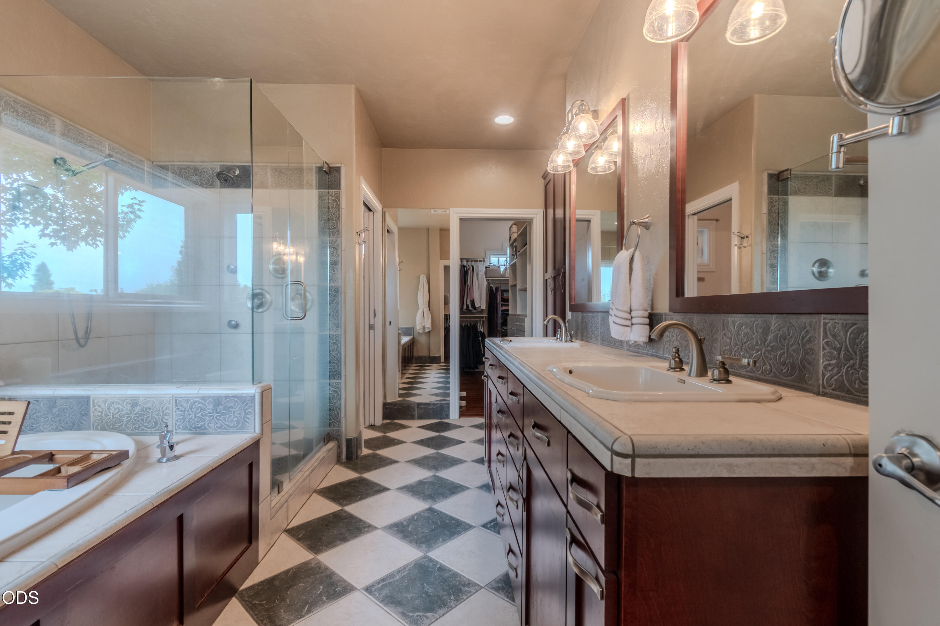 2401 Fox Run Medford, OR 97504 - Photo 31 of 57
