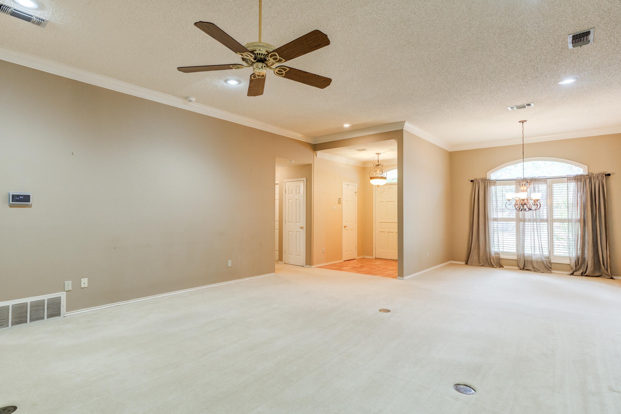 4913 76th Street Lubbock, TX 79424 - Photo 11 of 64 DSC09095_6_7_8_9