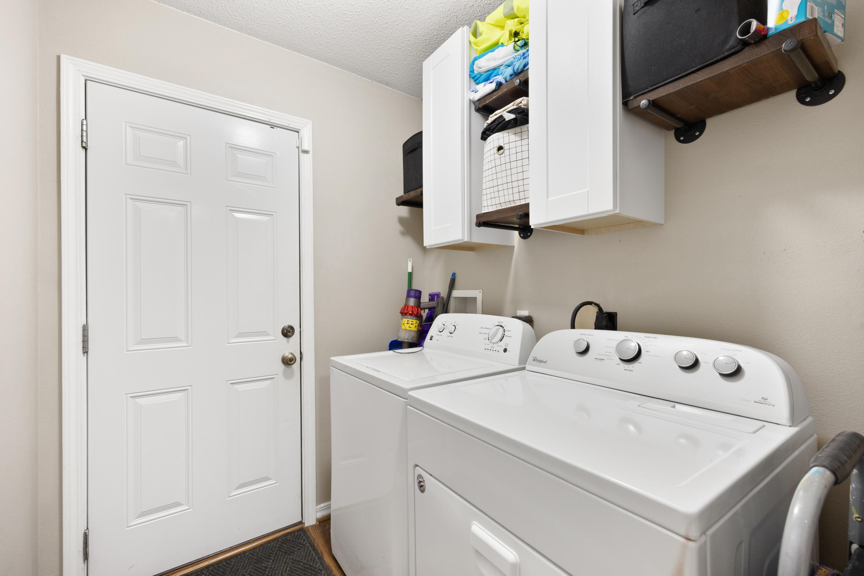 143 Sandstone Trail Crestview, FL 32539 - Photo 32 of 40 a utility room with dryer and washer