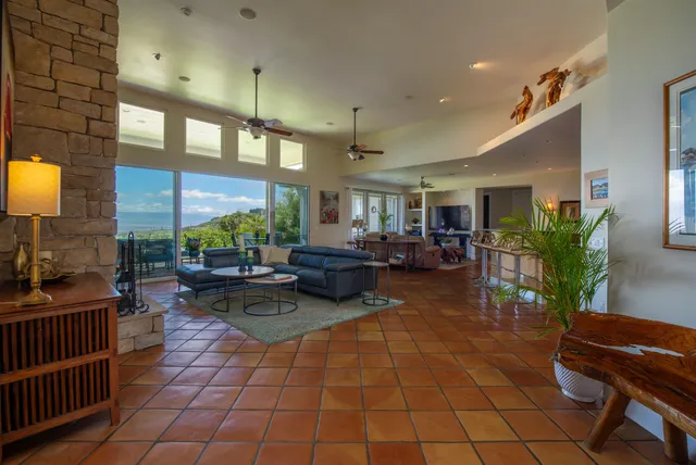 $2,900,000 | 21 Hulumanu Place, Wailuku, HI 96793