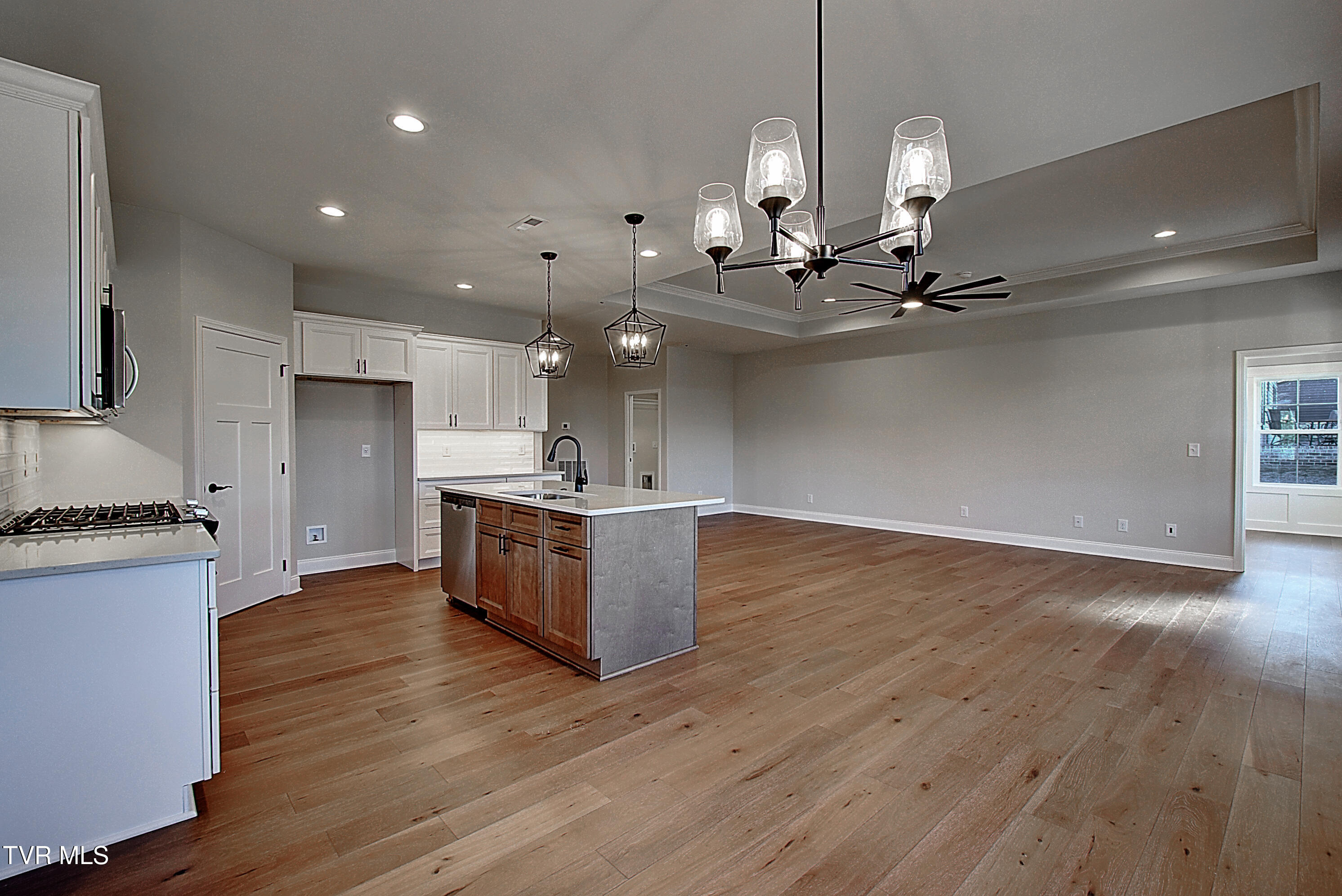 234 Ruby Rose Ridge Jonesborough, TN 37659 - Photo 15 of 28 dining/kitchen