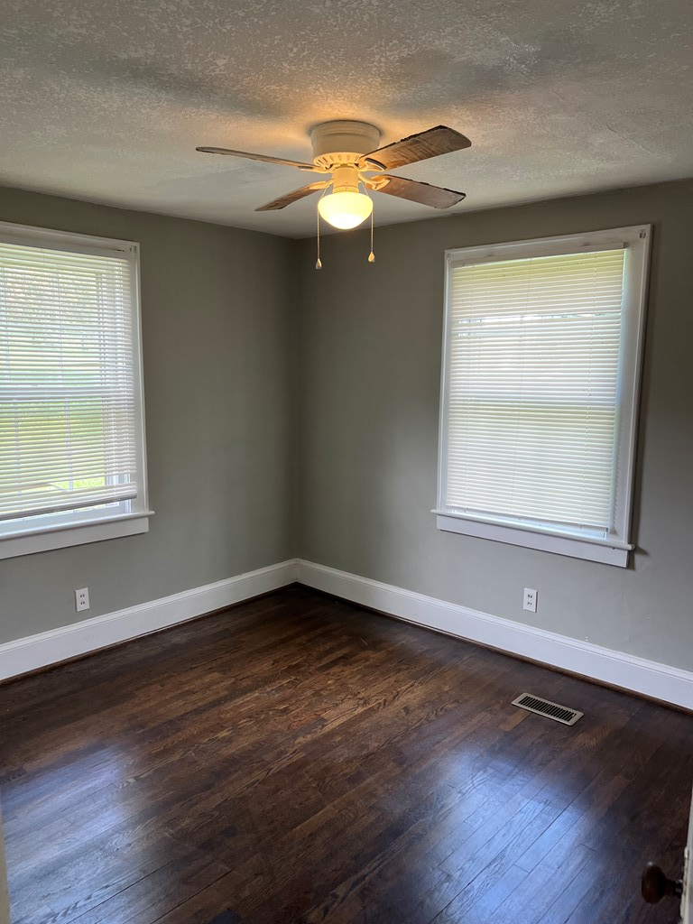 4997 Thornspring Road Pulaski, VA 24301 - Photo 24 of 49 Gallery Image 24