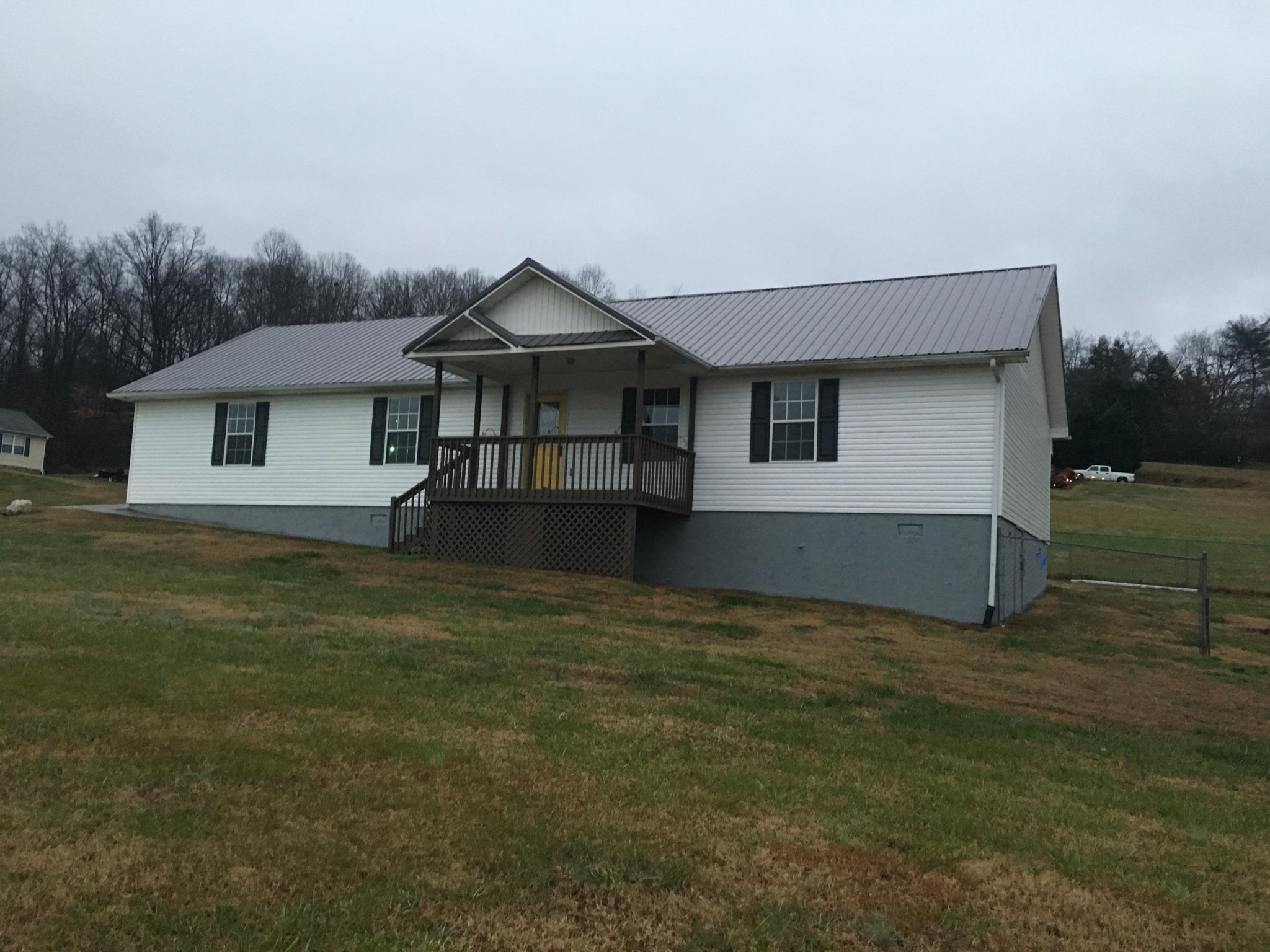 200 Lake Drive Loudon, TN 37774 - Photo 1 of 12 Gallery Image 1