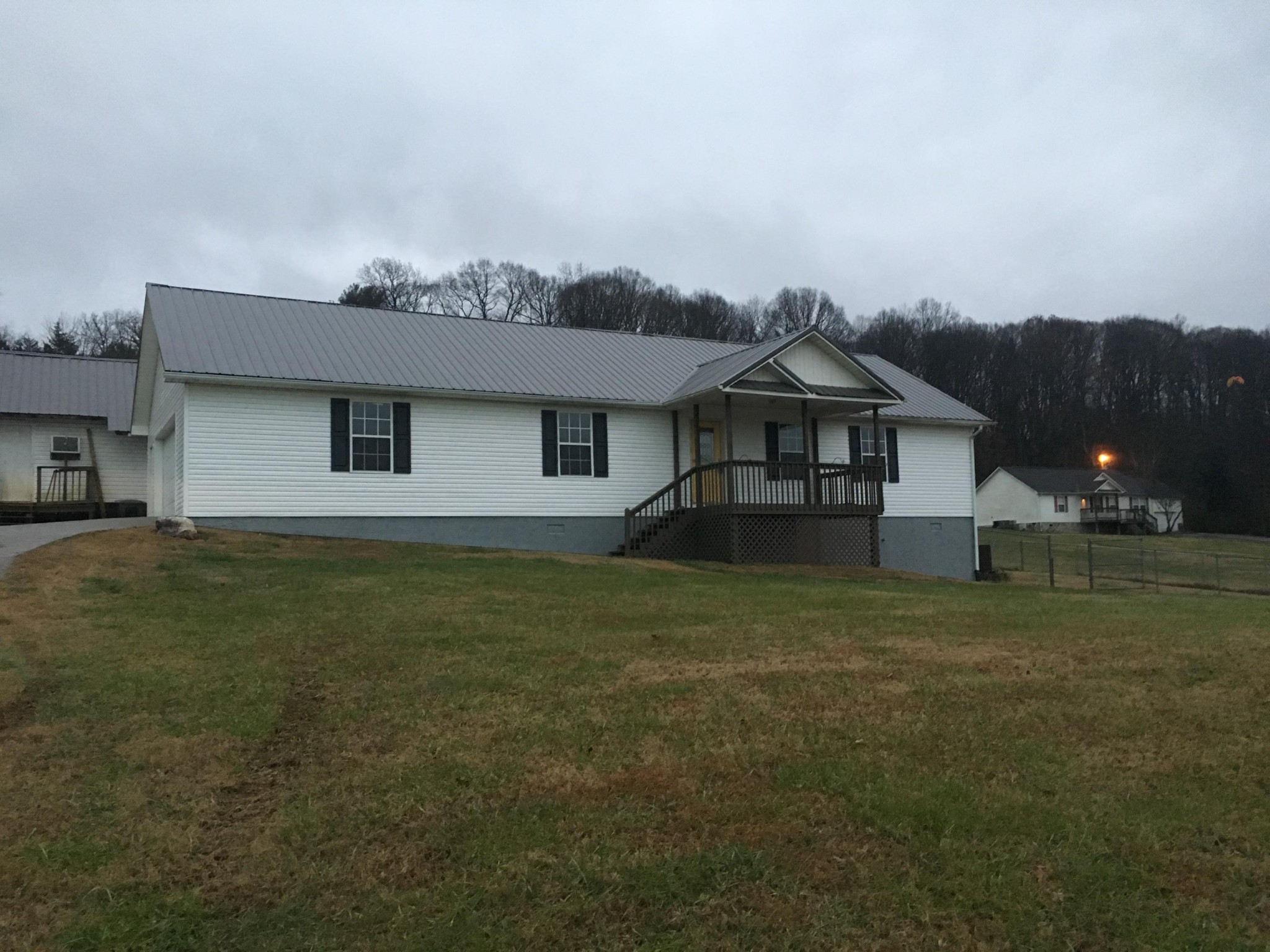 200 Lake Drive Loudon, TN 37774 - Photo 2 of 12 Gallery Image 2