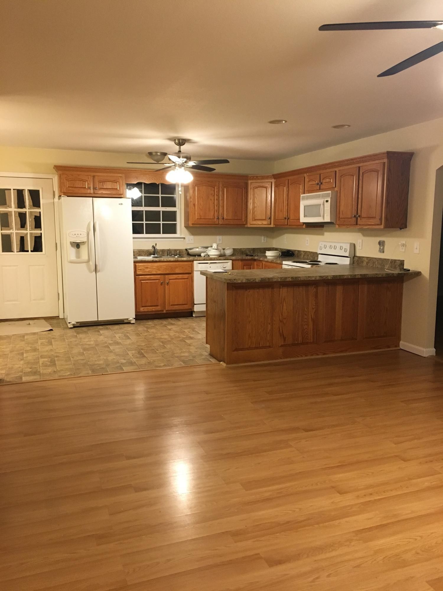 200 Lake Drive Loudon, TN 37774 - Photo 6 of 12 Gallery Image 6